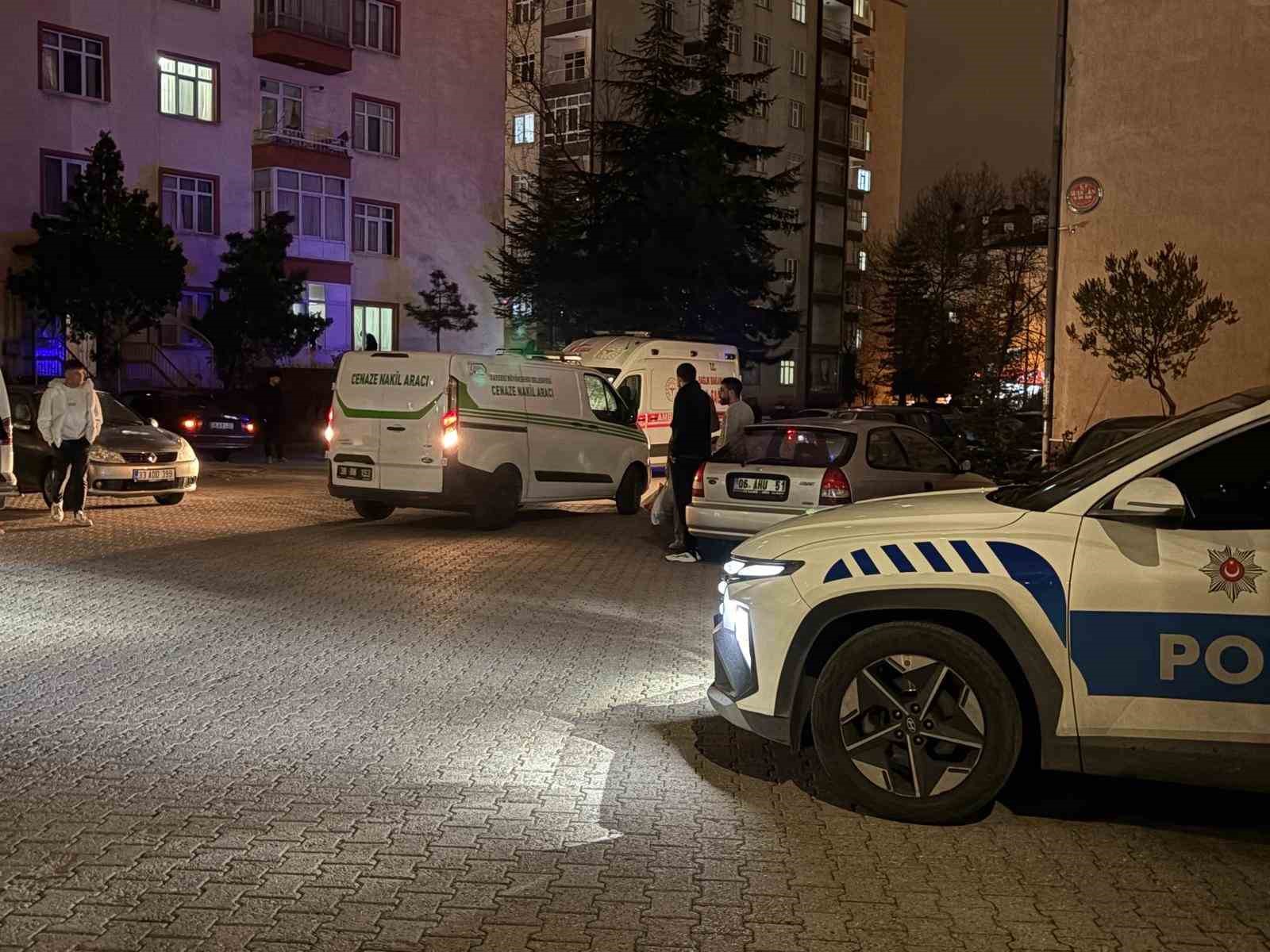 Kayseri’de bir kişi kendini asarak yaşamına son verdi
?v=1
