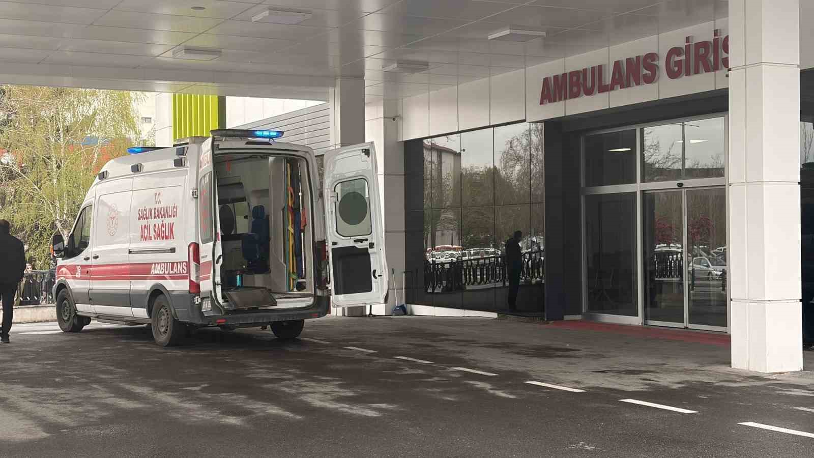 Kavgada kan aktı, tabancayla vurulan şahıs yaralandı
?v=1