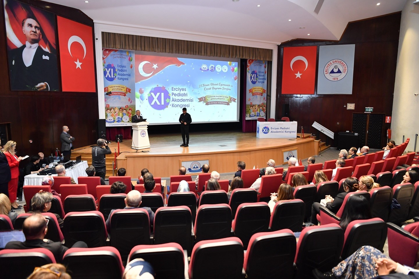 Başkan Büyükkılıç, 11. Erciyes Pediatri Akademisi Kongresi’nde hekimlerle buluştu
?v=1