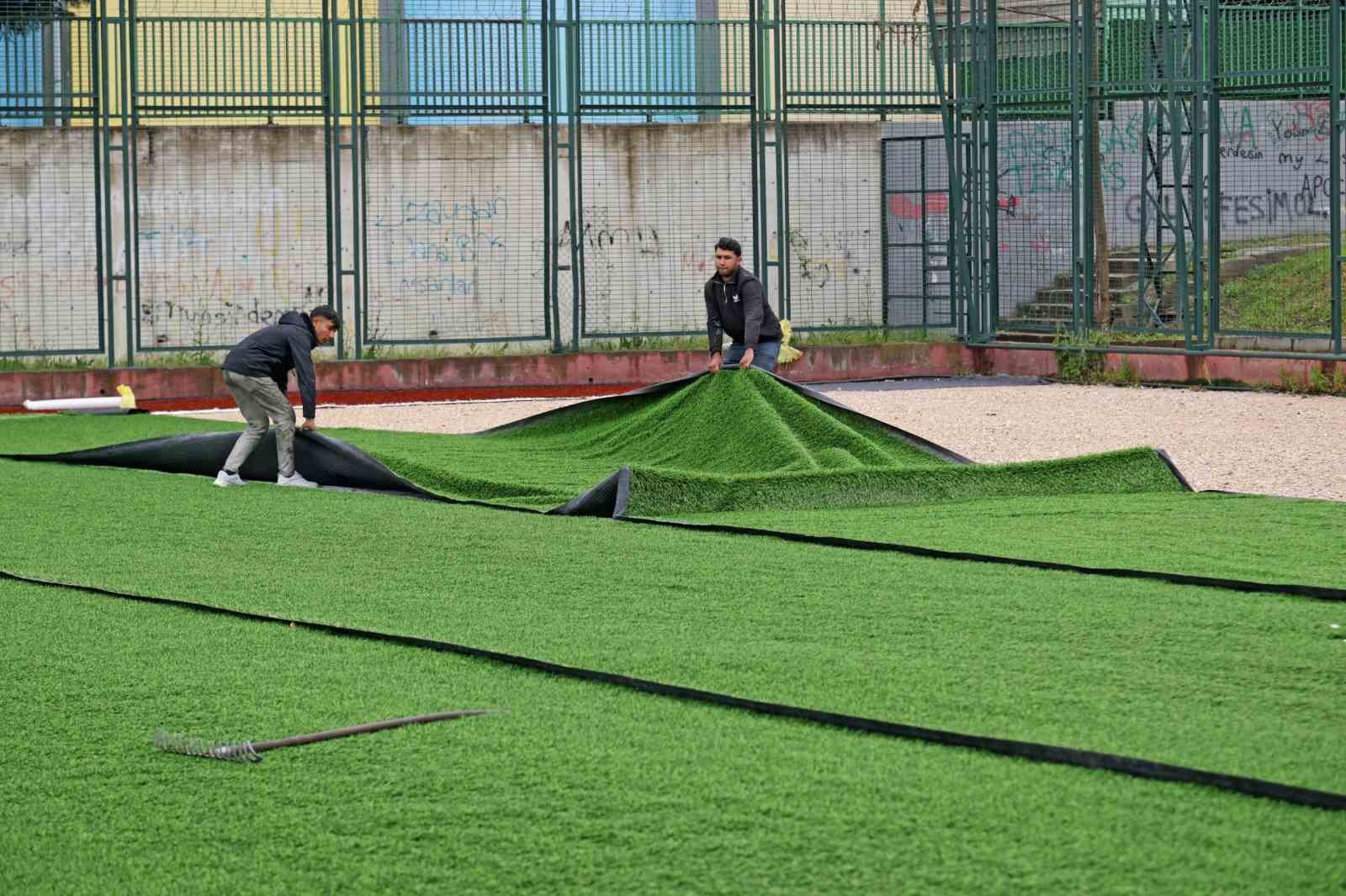 Bağlarbaşı spor tesisleri yenileniyor
?v=1