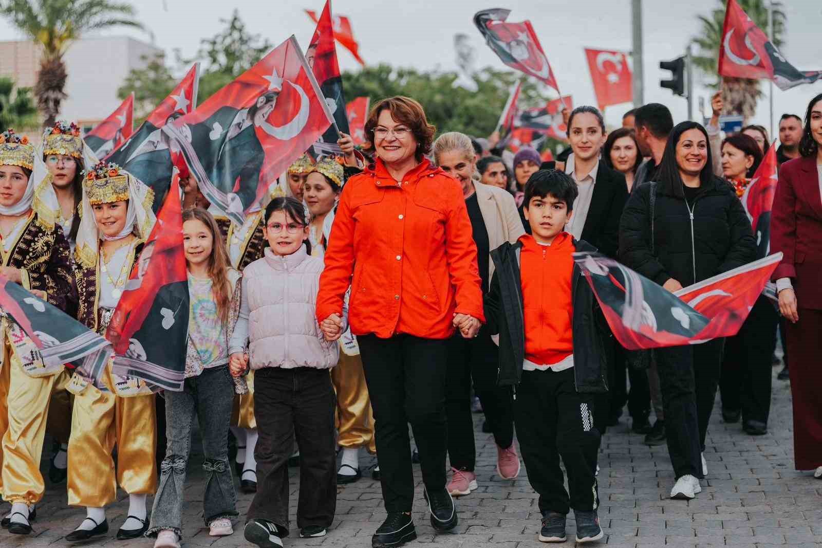 Didim’de bayram coşkusu sokaklara taştı
?v=1