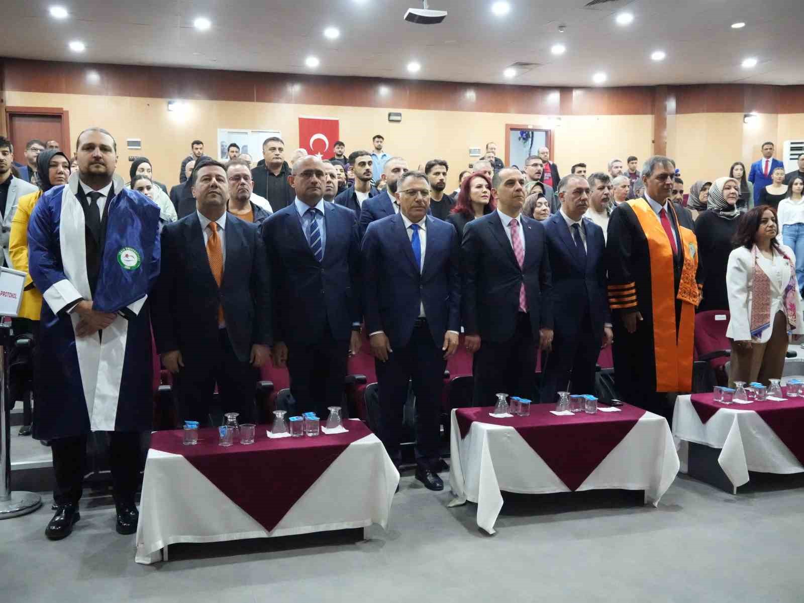 Iğdır Üniversitesi Diş Hekimliği Fakültesi’nde ilk beyaz önlük heyecanı
?v=1