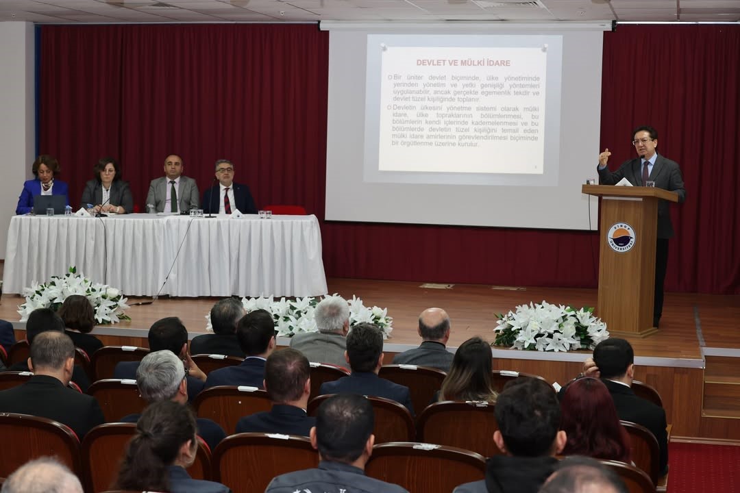 Sinop’ta  Kamu Yönetiminde Güncel Konular  paneli
?v=1