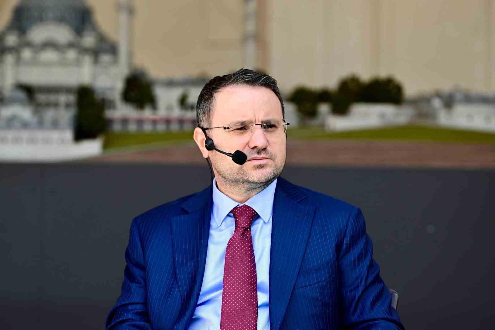 Bakan Gürlek Edirne’de gençlerle buluştu:  Adaleti hızlandırmak en büyük hedefimiz 
?v=1