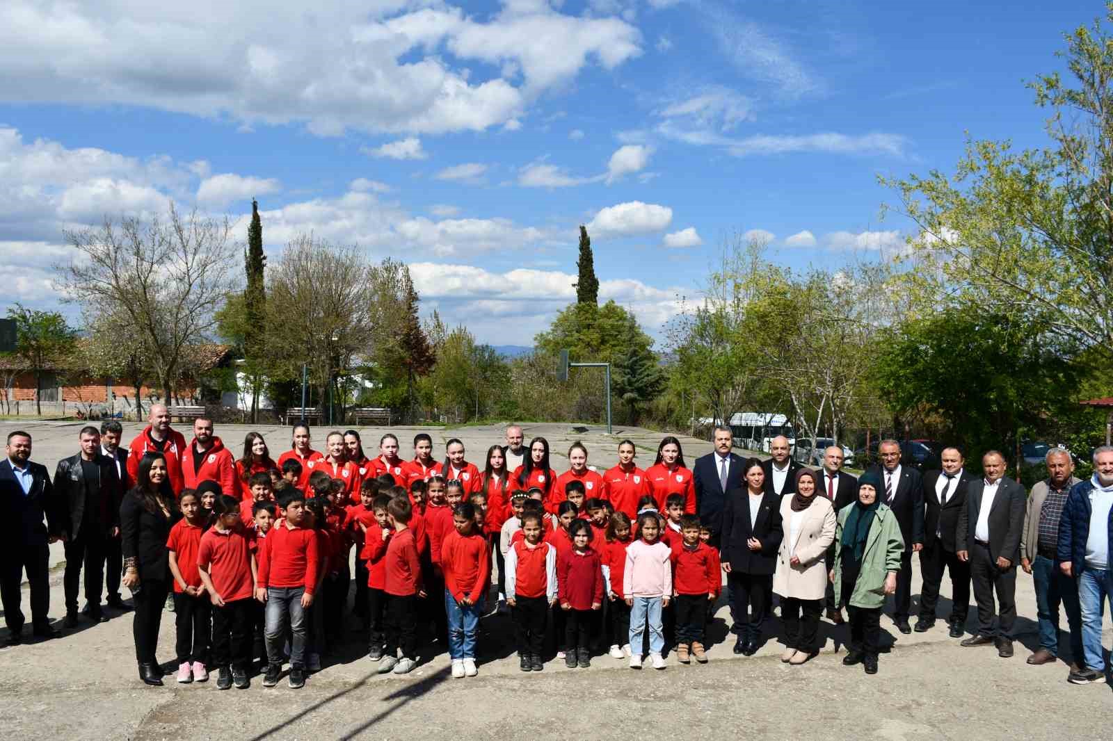 Samsunspor Voleybol Akademi’den Vezirköprü’de sosyal sorumluluk projesi
?v=1