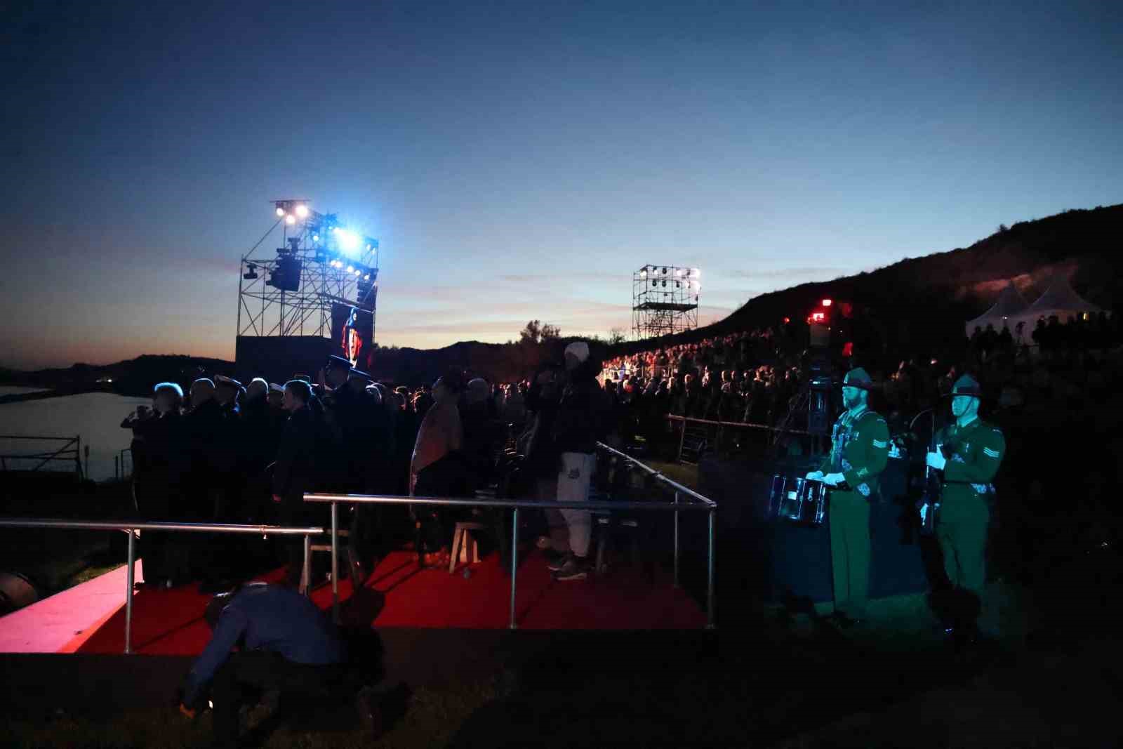 Anzaklar, ‘Şafak Ayini’ ile atalarını andı
?v=1