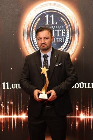 Zahra Elwin’e ’Yılın Başarılı Kadın Giyim Markası’ ödülü
?v=1