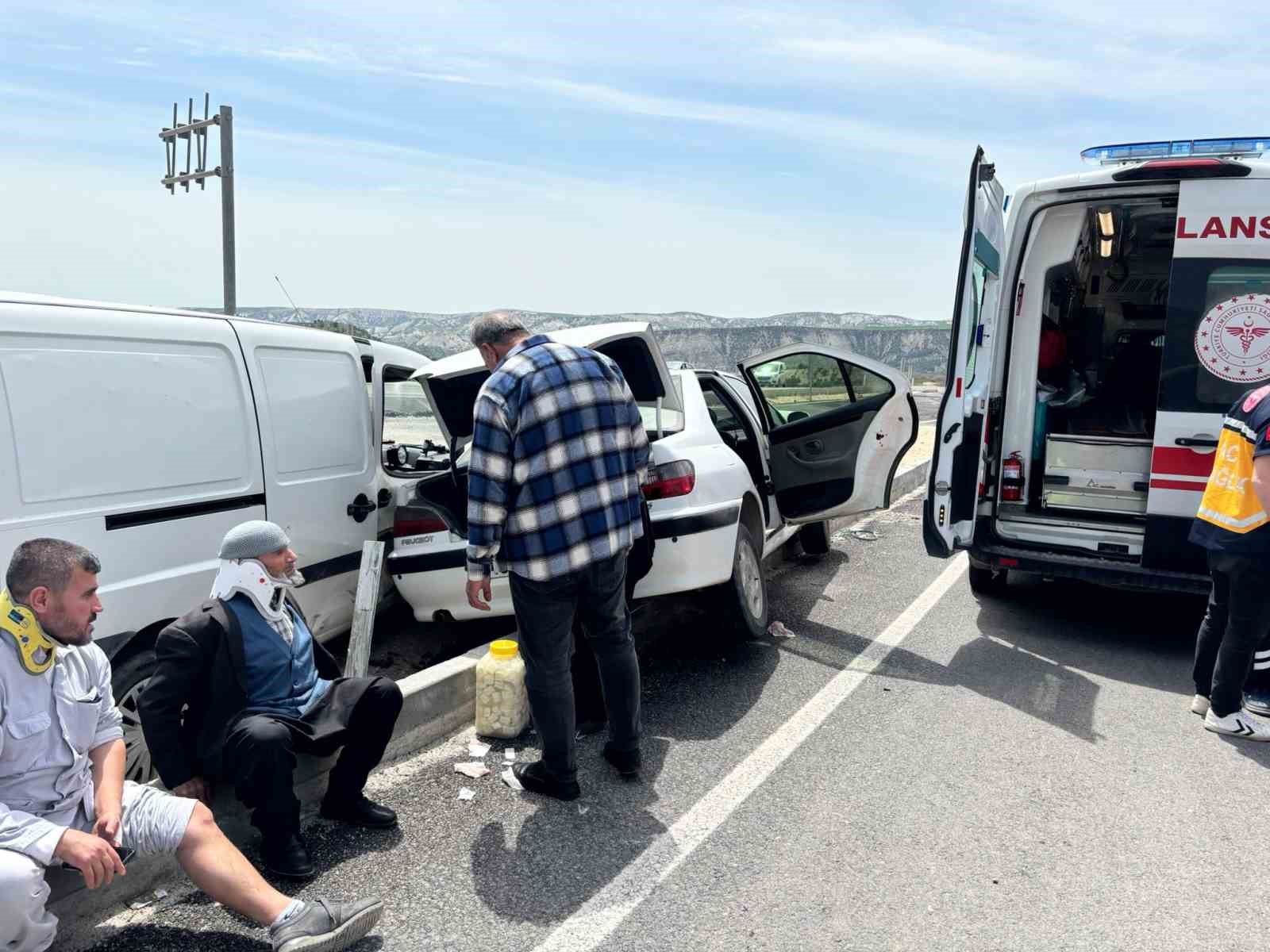 Adıyaman’da iki araç çarpıştı: 4 yaralı
?v=1