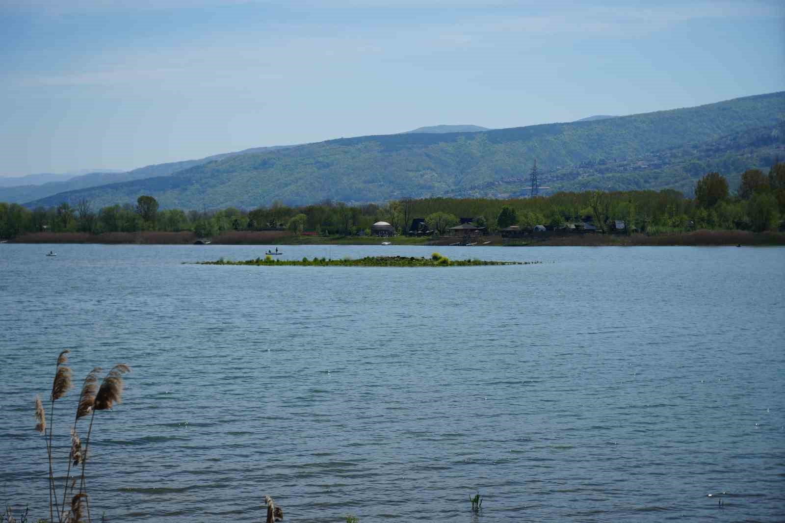 Sapanca Gölü çekildi: Gizemli ada yeniden ortaya çıktı
?v=1