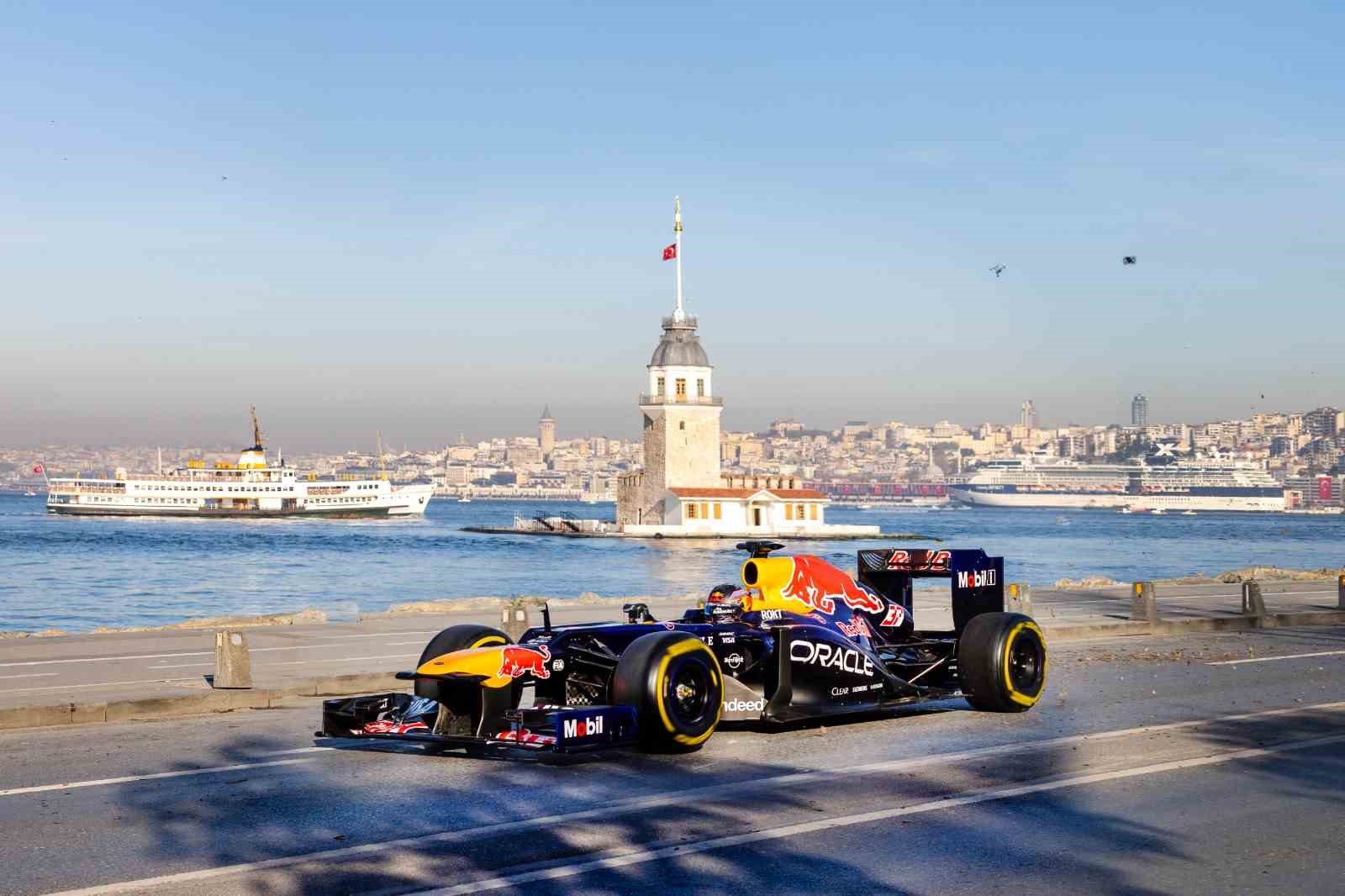 Formula 1 heyecanı 5 yıl sonra İstanbul sokaklarına taşındı
?v=1