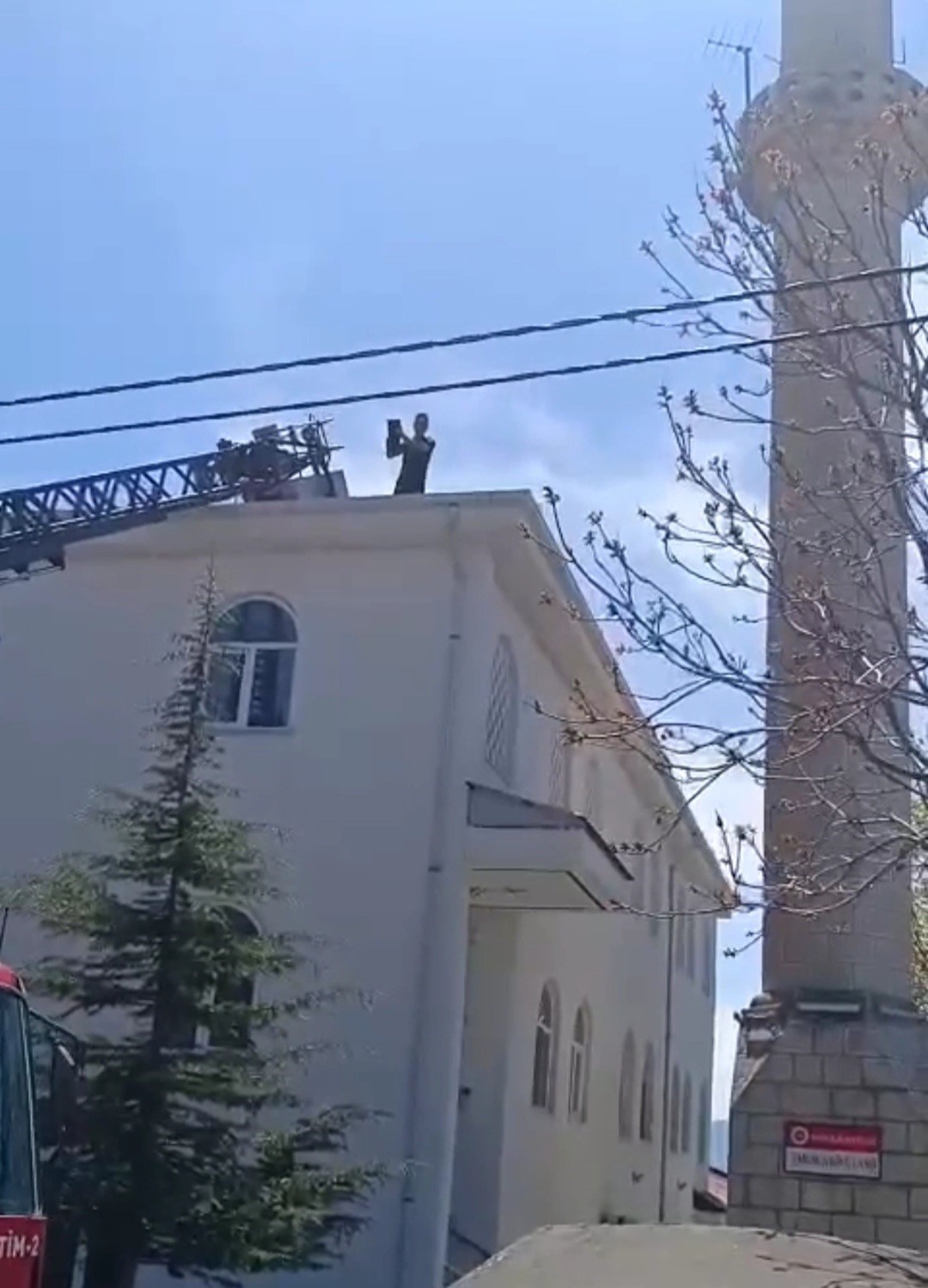 Kovancılar’da mahsur kalan kedi kurtarıldı
?v=1