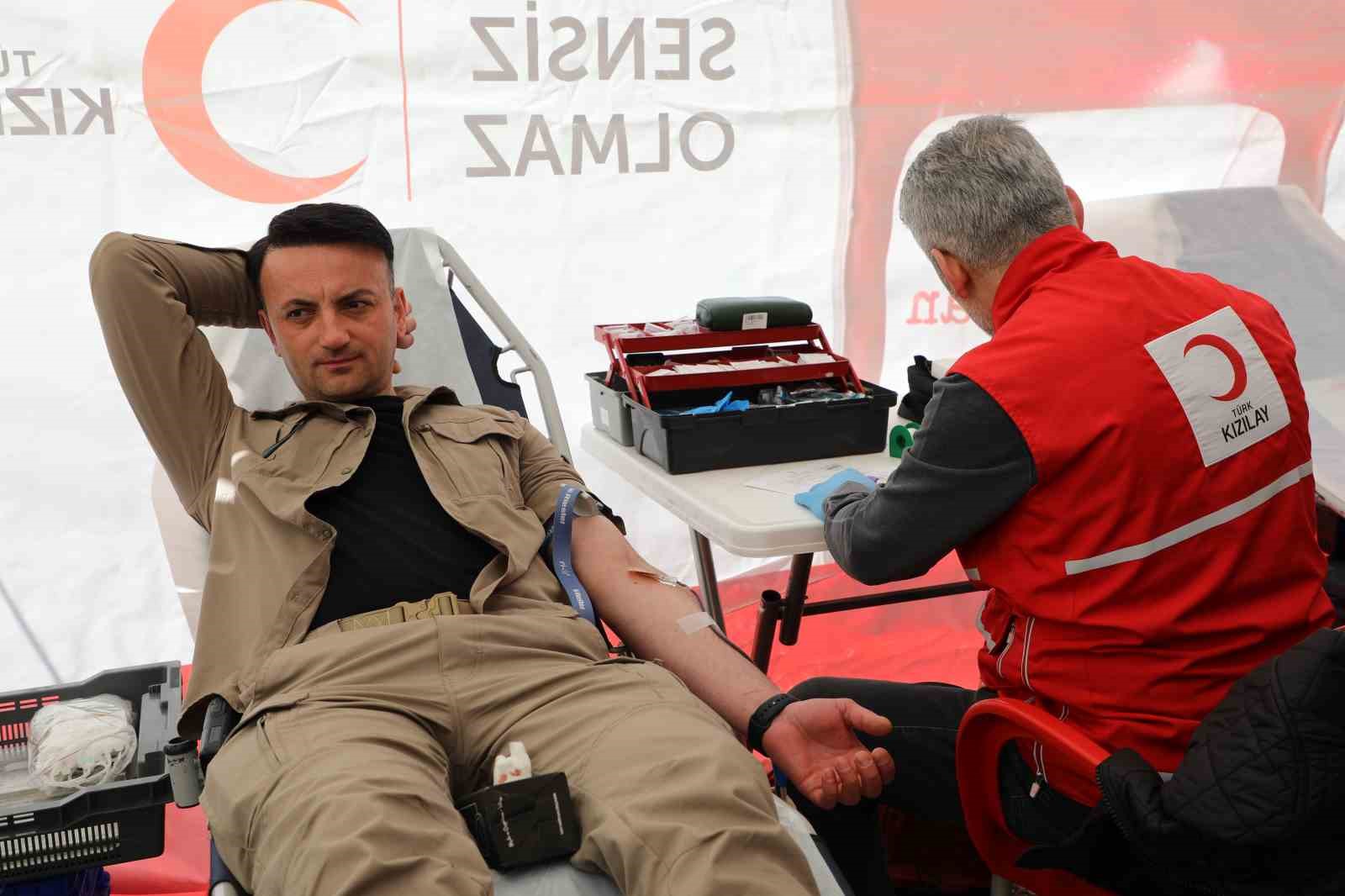 BARÜ’de kan bağışı kampanyası yoğun katılımla tamamlandı
?v=1