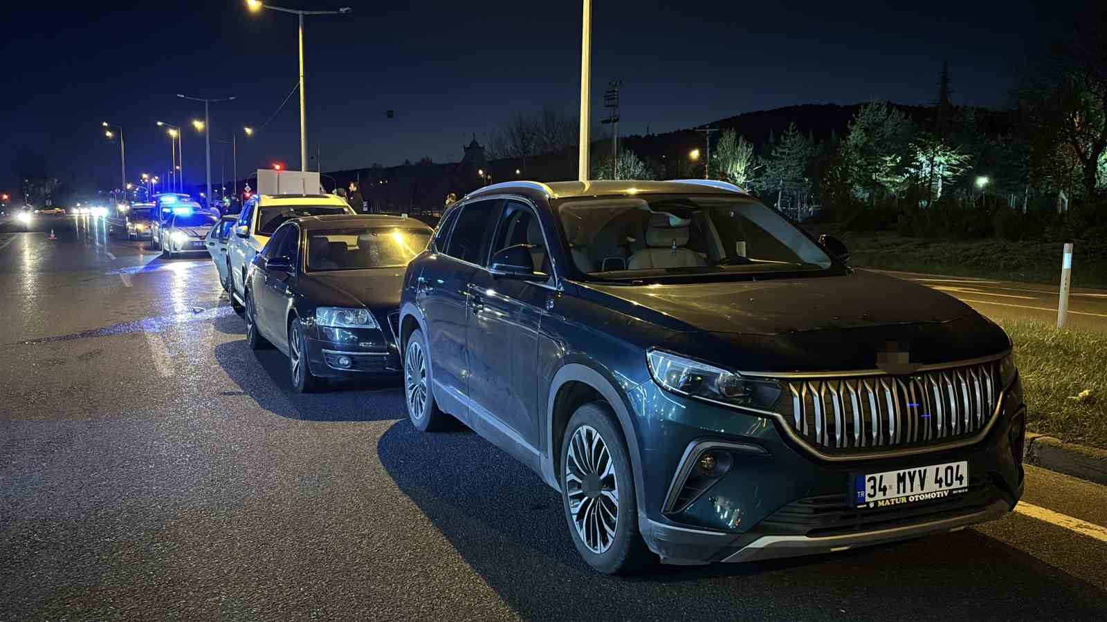 Bolu’da ani fren yapıp kaçan sürücü, zincirleme kazaya neden oldu: 3 yaralı
?v=1