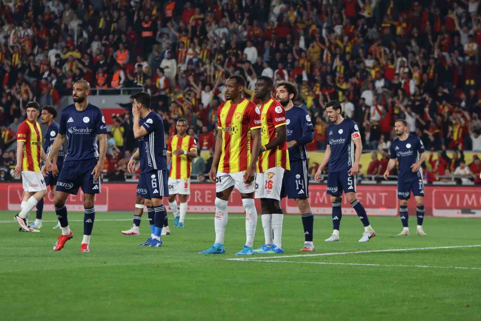 Trendyol Süper Lig: Göztepe: 2 - Antalyaspor: 0 (Maç sonucu)
?v=1