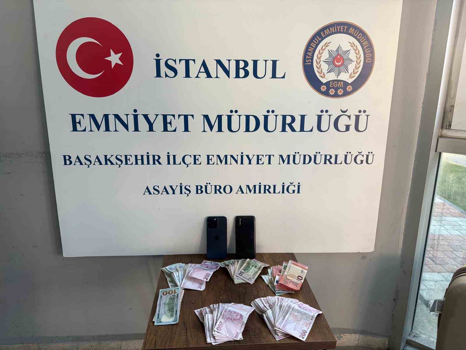 Başakşehir’de  dur  ihtarına uymayan hırsız kovalamaca sonrası yakalandı: 330 bin TL ceza
?v=1