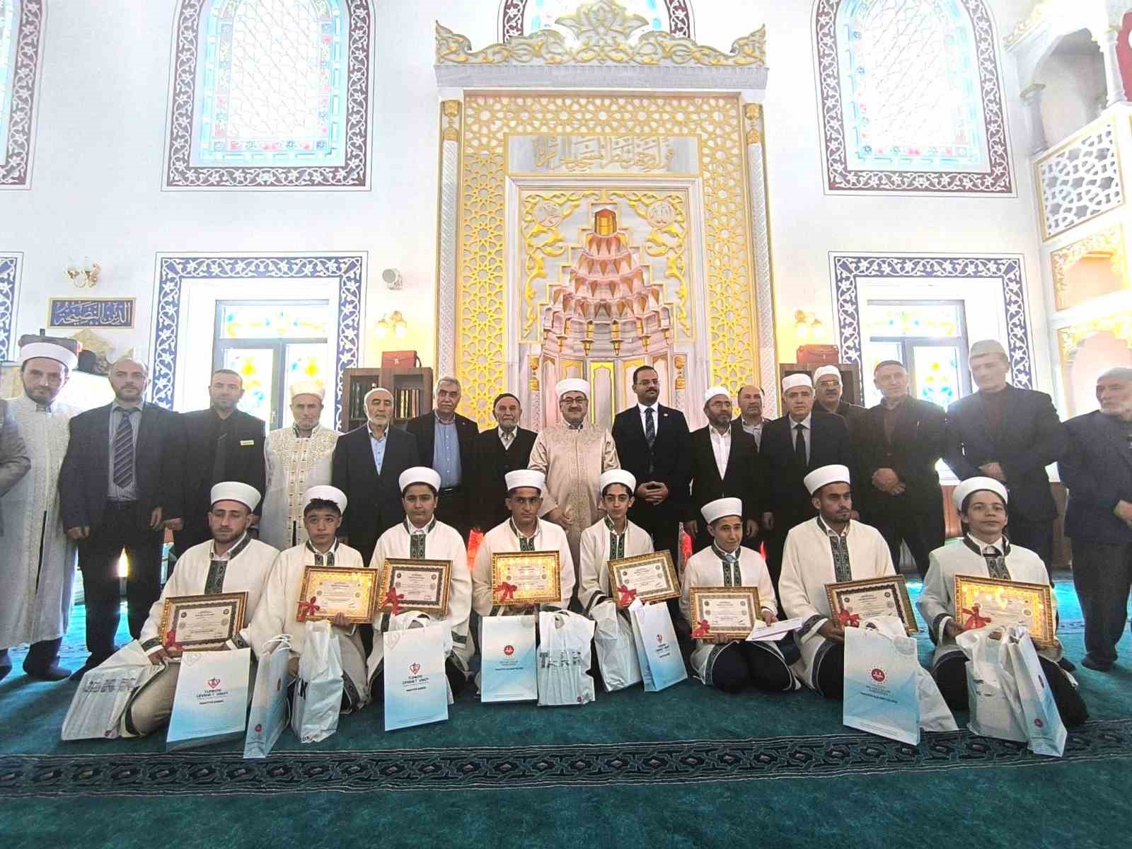 Sekiz genç hafıza belgeleri verildi
?v=1