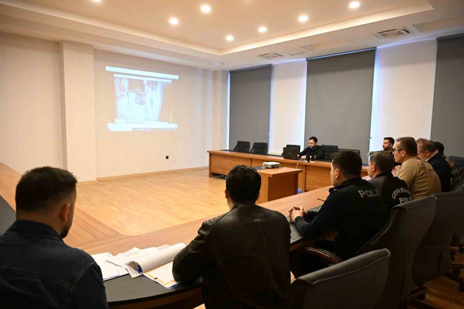 Şırnak’ta suça geçit yok: 17 milyonluk soygun aydınlatıldı
?v=1