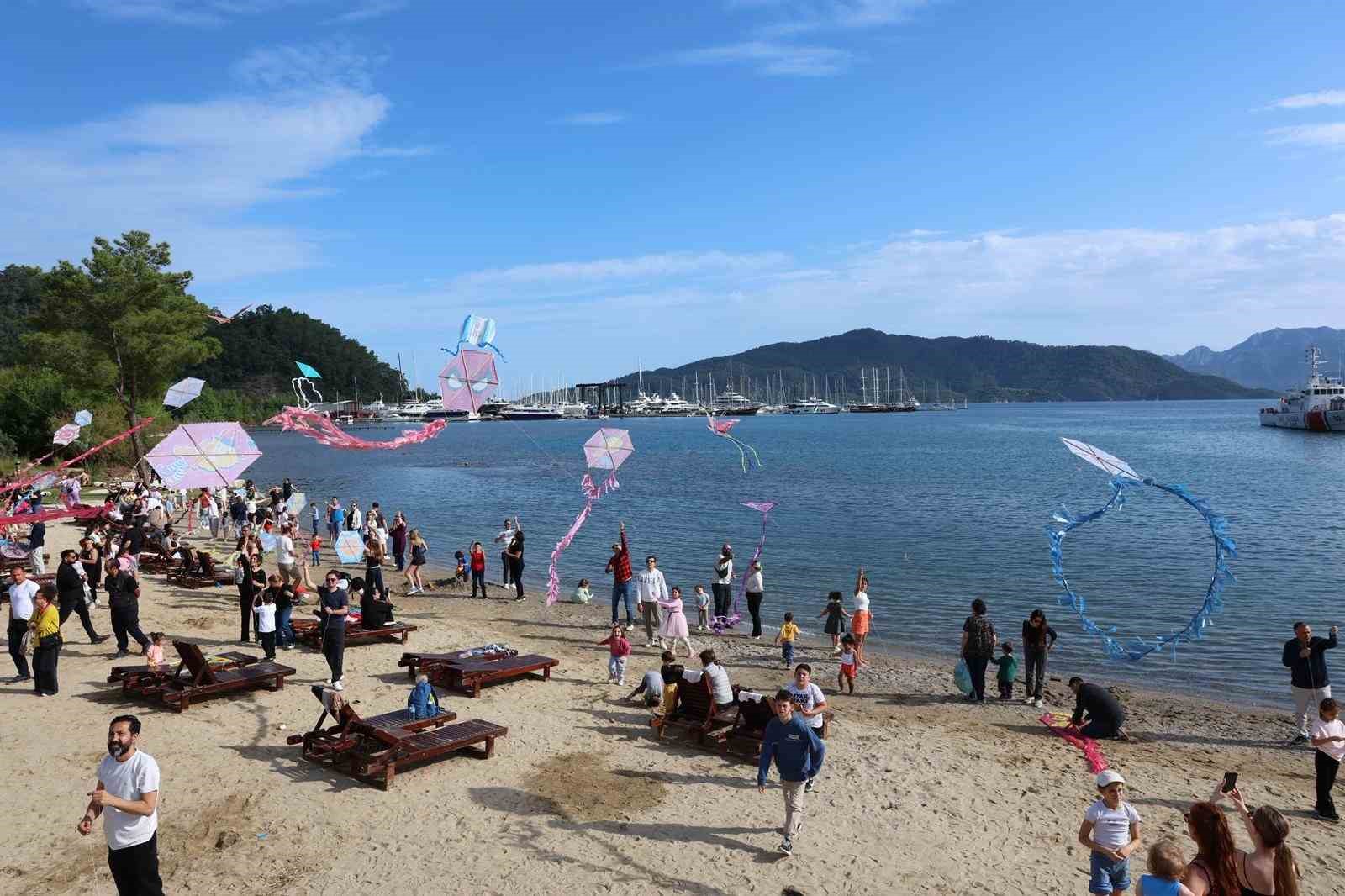 Uçurtmalar gökyüzünü, çocuklar da Burunucu’nu renklendirdi
?v=1