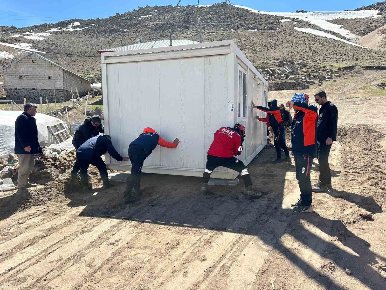 Patnos’ta deprem sonrası barınma ihtiyacı karşılandı
?v=1