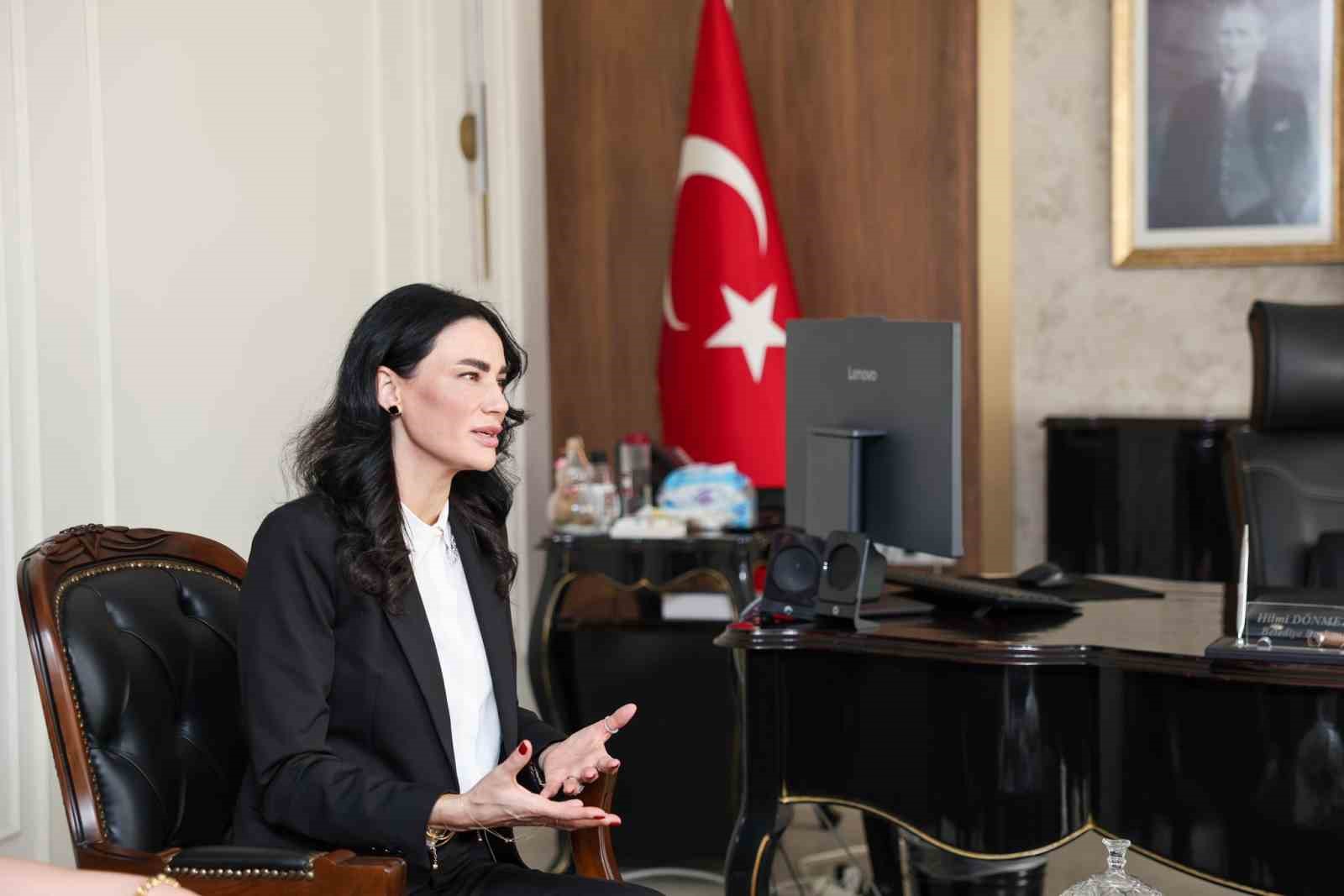 AK Partili Vekil Sarıbaş, CHP Lideri Özel’e cevap
?v=1