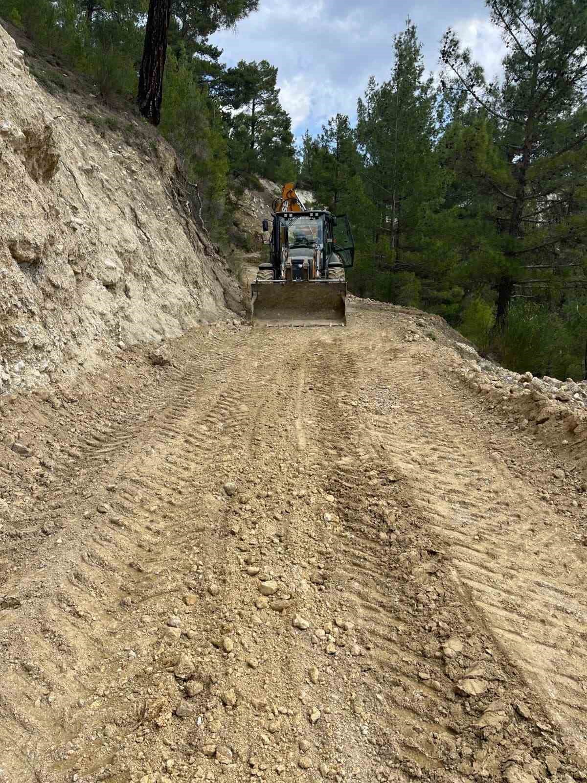 Çameli Belediyesi’nden arazi yollarında yoğun mesai
?v=1