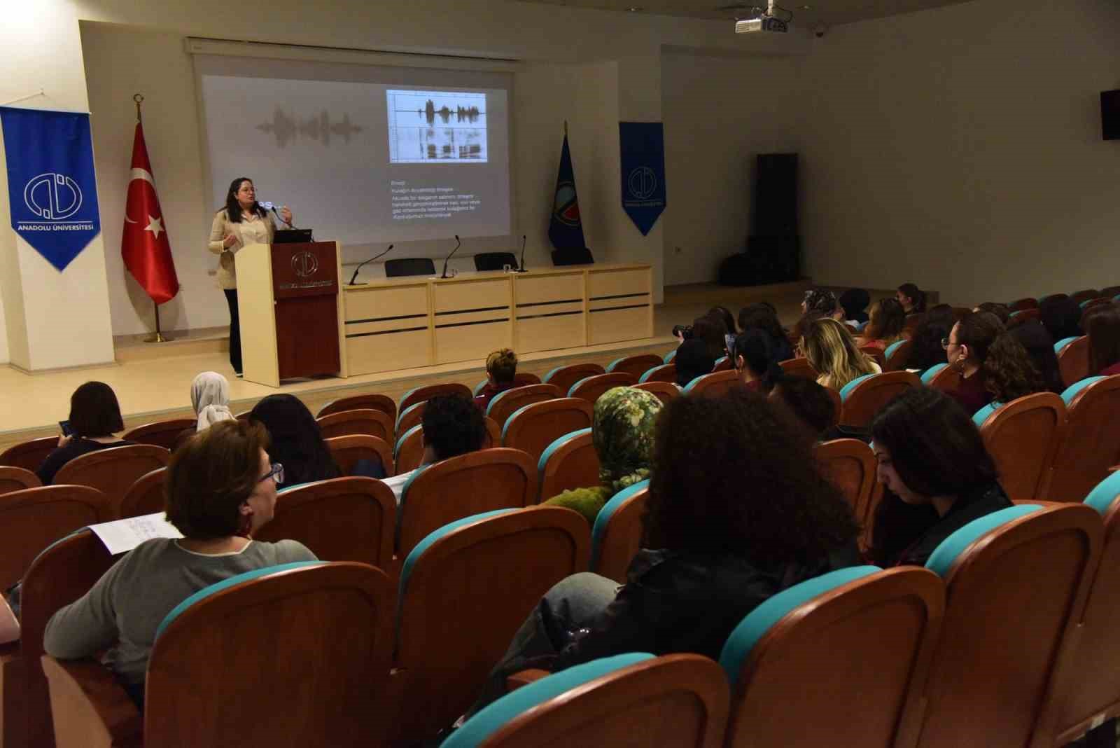 Geleceğin öğretmenlerine  Ses Hijyeni Eğitimi 
?v=1