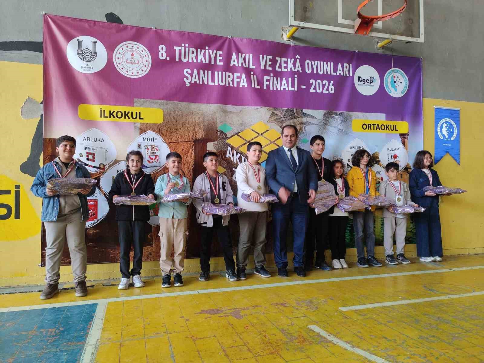 Siverekli öğrenciler zeka oyunları turnuvasında dereceye girdi
?v=1