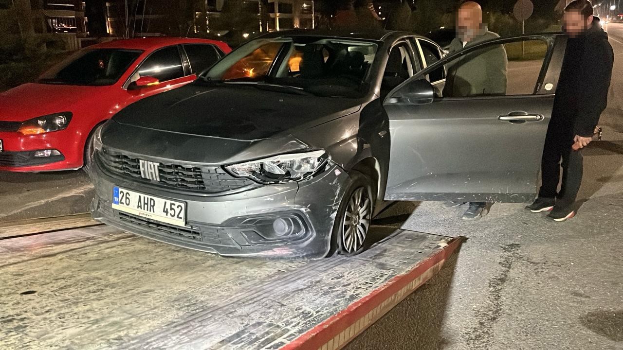 Lastikleri patlatılarak durdurulan araçtan uyuşturucu çıktı
?v=1