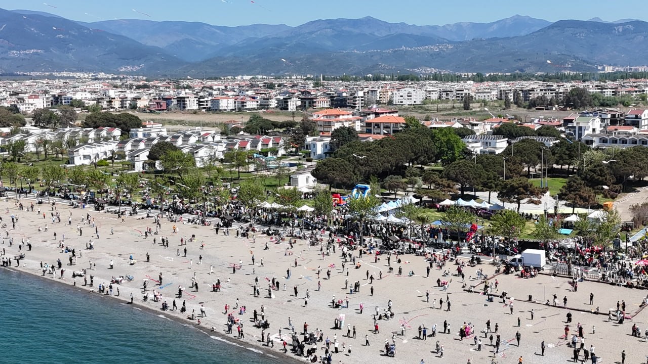 Edremit Belediyesi Geleneksel Uçurtma Şenliği yapıldı
?v=1