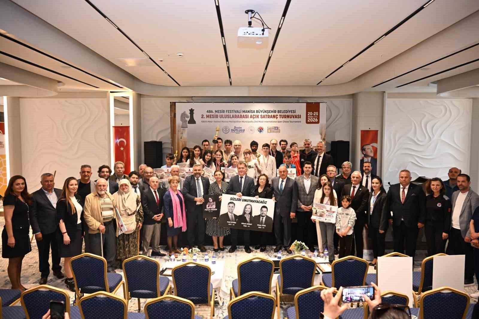 Manisa’da dev turnuvanın şampiyonu Azerbaycanlı Rasulov oldu
?v=1