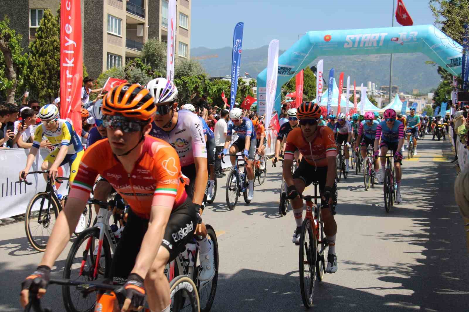 Cumhurbaşkanlığı Bisiklet Turu’nun ikinci etabı, Aydın’dan start aldı
?v=1