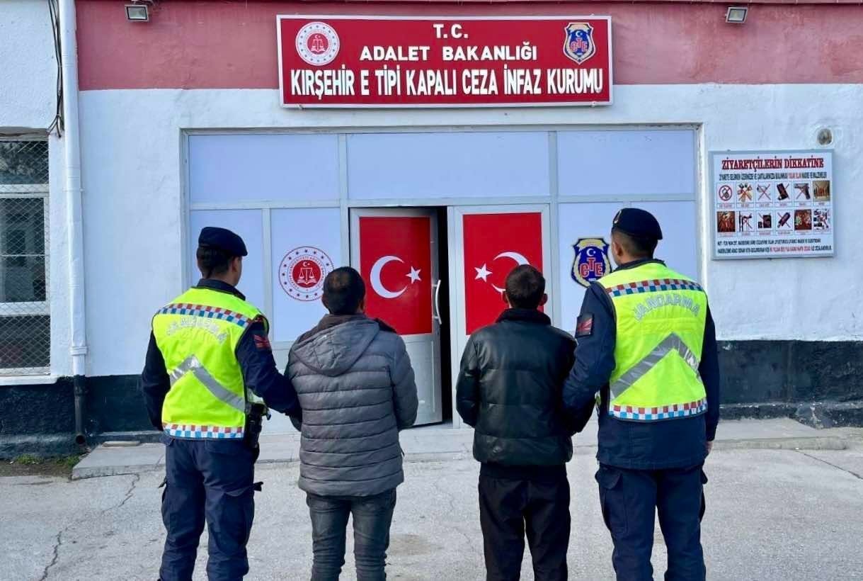 Kırşehir’de uyuşturucu operasyonu: 2  tutuklama
?v=1