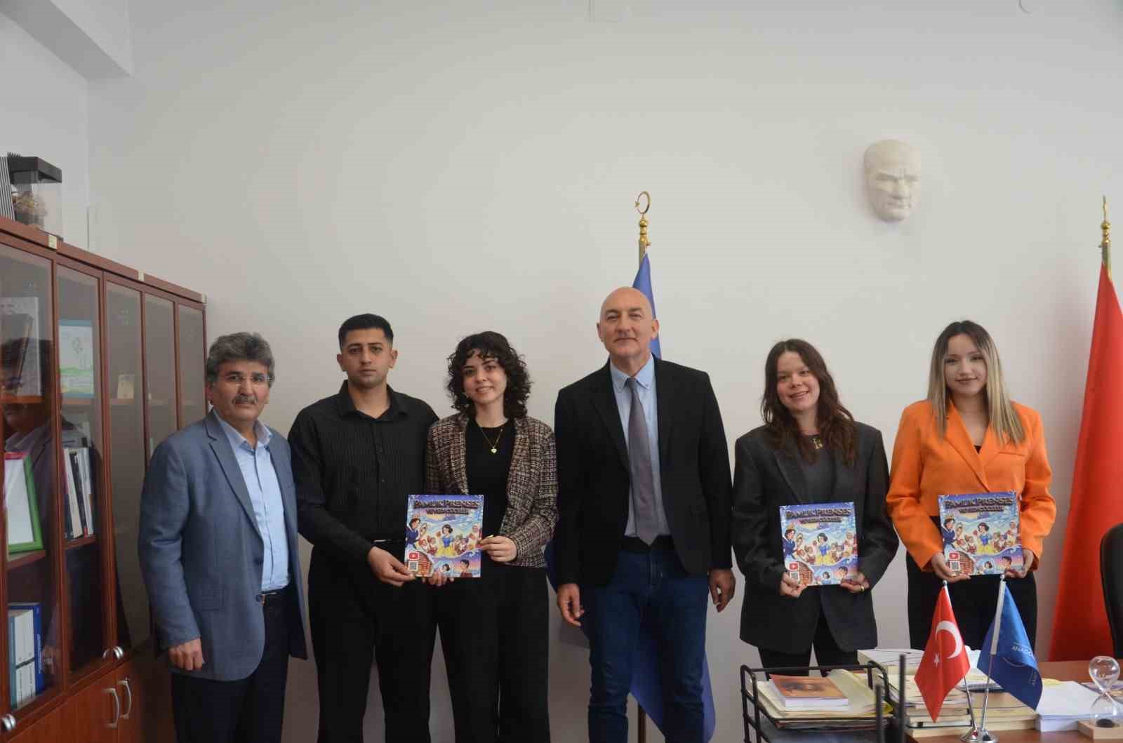 Edebiyat Fakültesi öğrencilerinden çocuklara yönelik edebiyat çalışması
?v=1