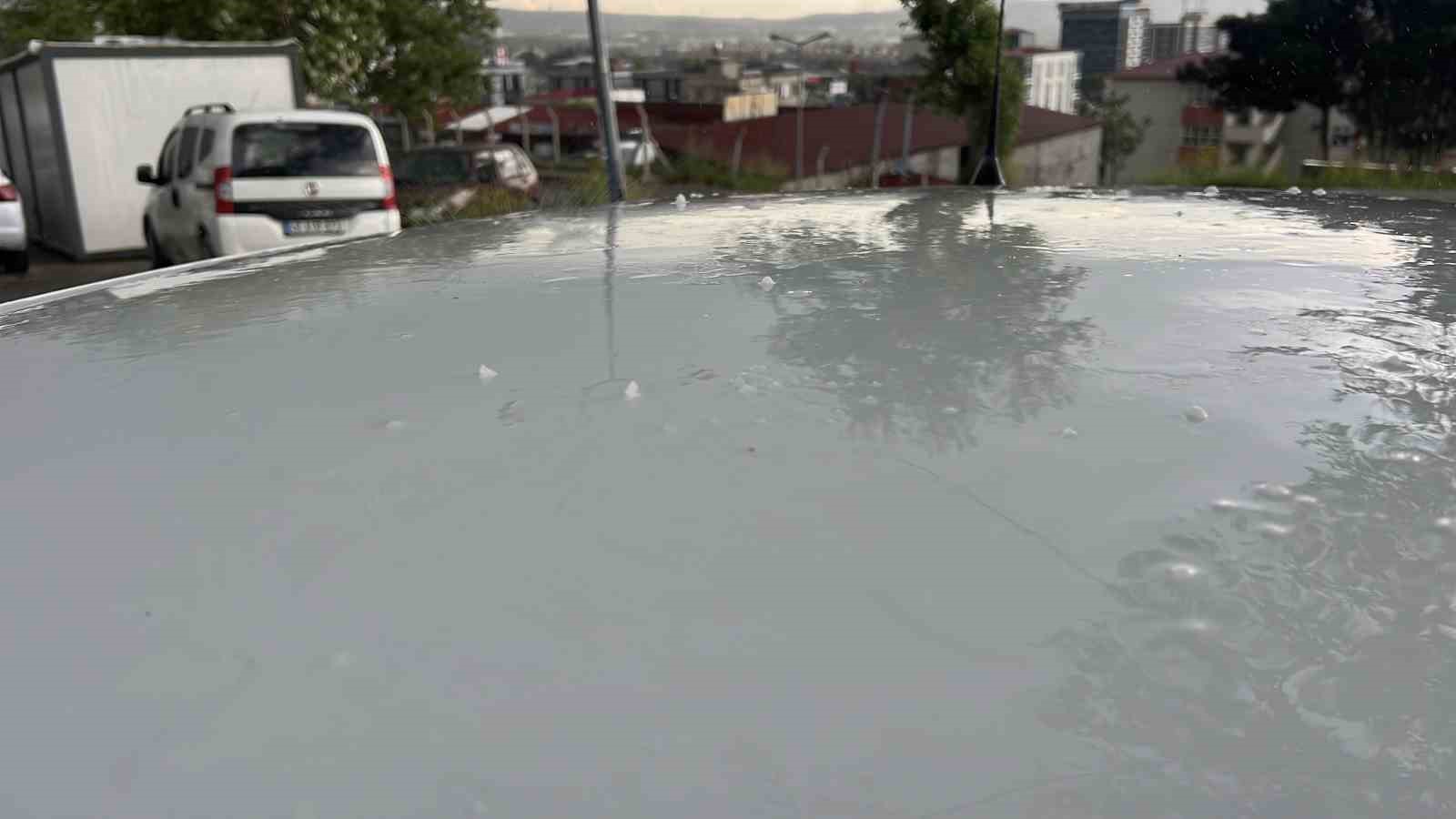 Kahramanmaraş’ta kısa süreli dolu etkili oldu
?v=1