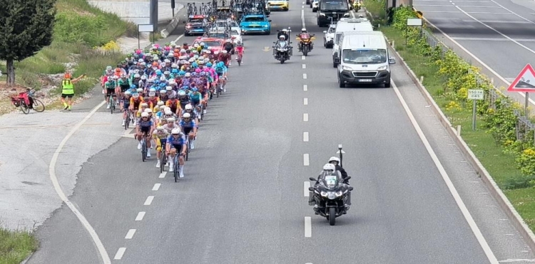 61. Cumhurbaşkanlığı Türkiye Bisiklet Turu 2. gününü Tom Crabbe kazandı?v=1