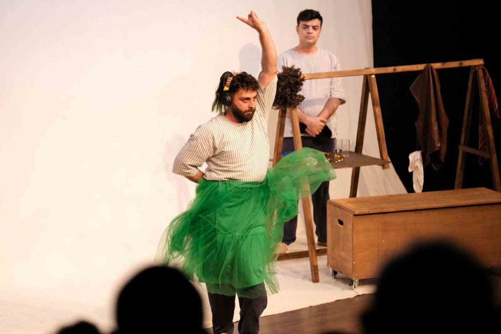 Bodrum’da perde  Cambazın cenazesi  ile kapanıyor
?v=1