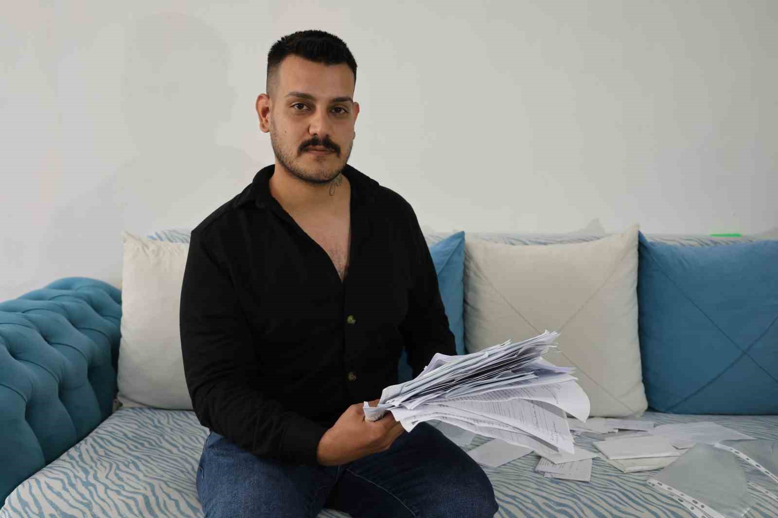 Çocukluk arkadaşına IBAN’ını veren genç tutuklandı
?v=1