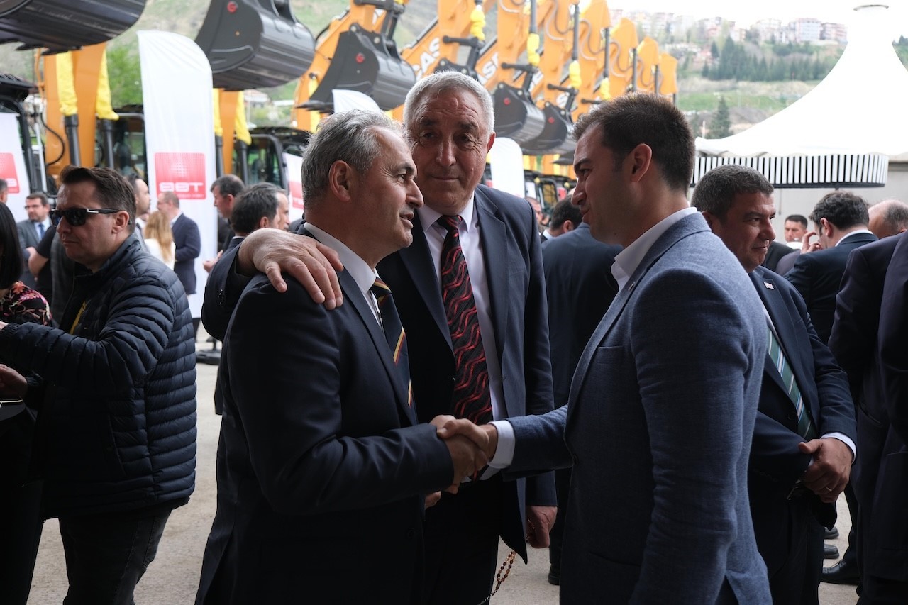 Türkiye Belediyeler Birliği’nden hizmet aracı desteği
?v=1