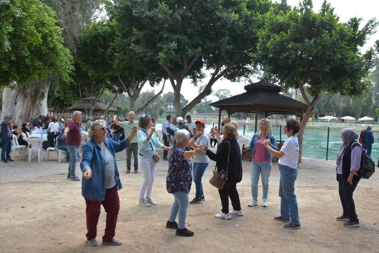 Mersin Büyükşehir Belediyesinden emeklilere doğa gezisi
?v=1