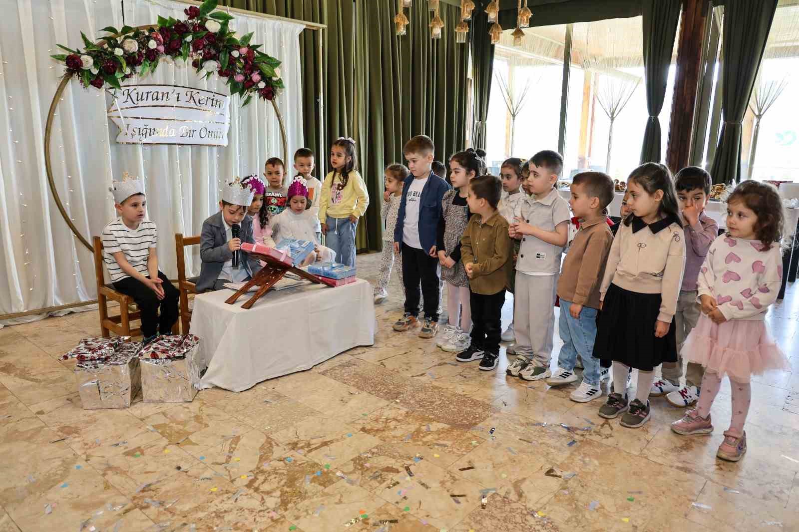 Çameli’de minik öğrencilerin Kur’an-ı Kerim’e geçiş heyecanı düzenlenen törenle taçlandı
?v=1