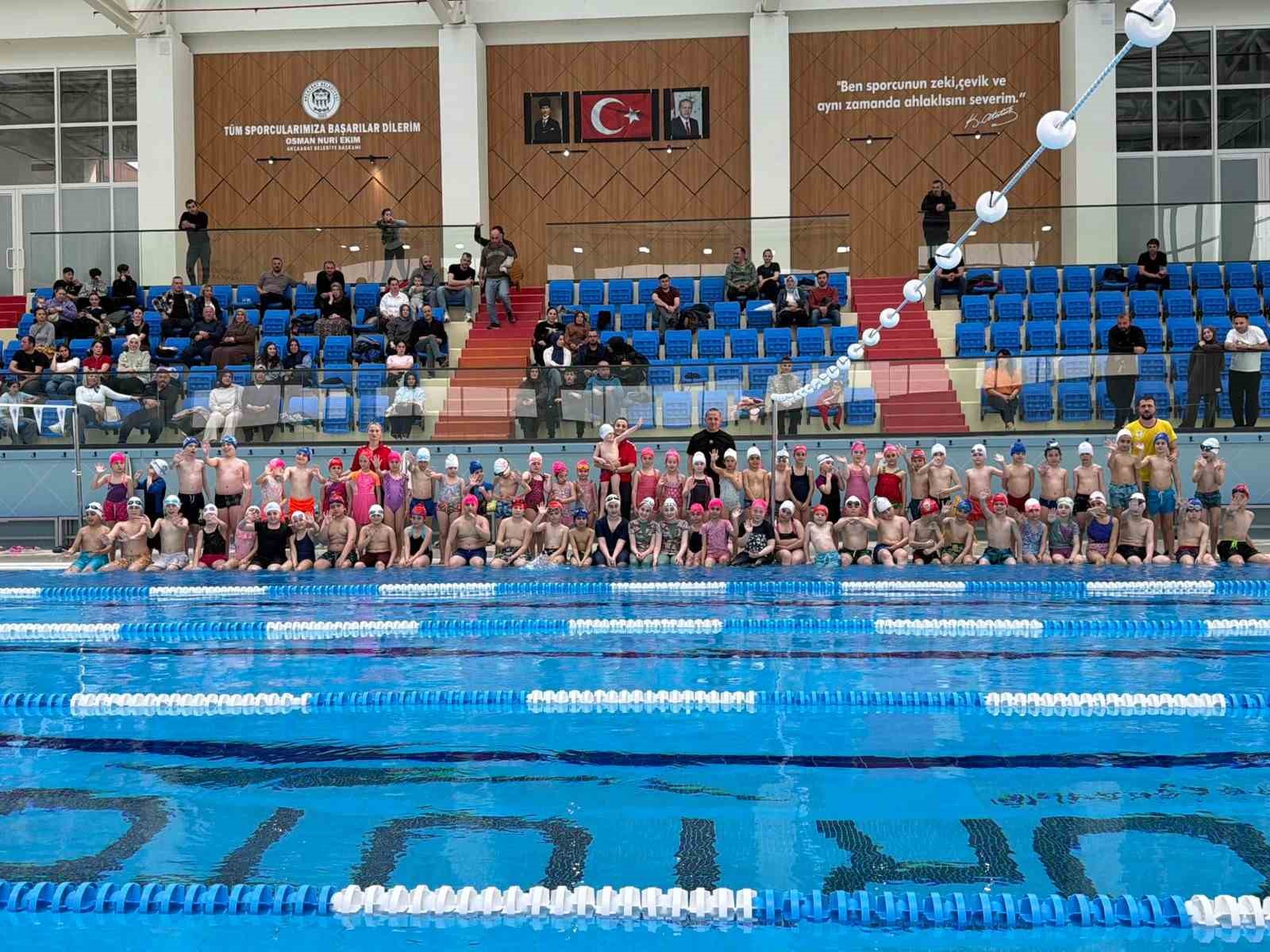 Akçaabat Belediyesi yüzme kursu ilk kursiyerlerini uğurladı
?v=1