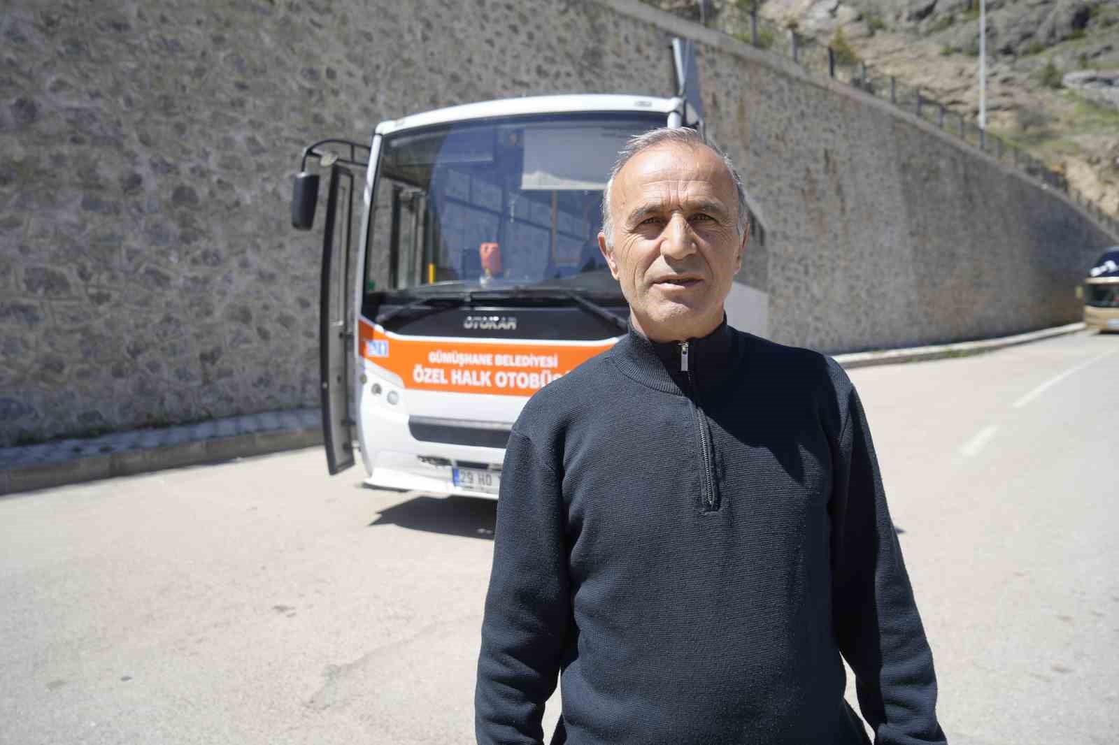 Gümüşhane’de fenalaşan yolcu hastaneye dolmuşla yetiştirildi
?v=1