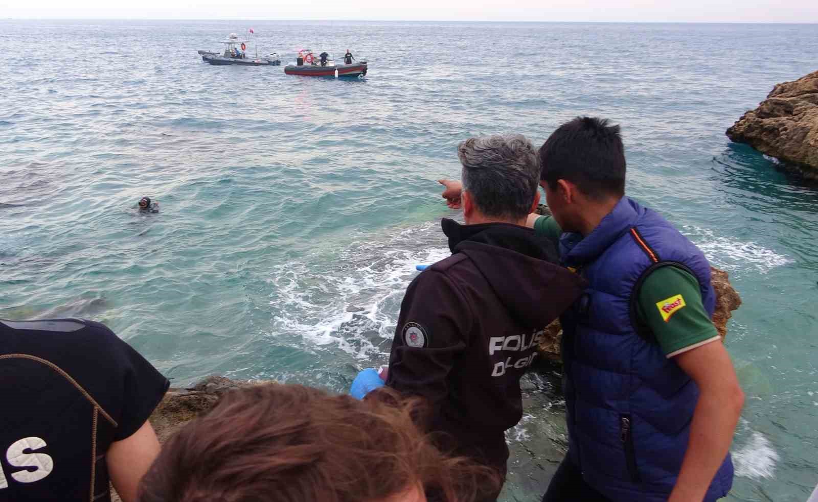 Antalya’da boğularak hayatını kaybeden gencin kimliği parmak izinden belirlendi
?v=1
