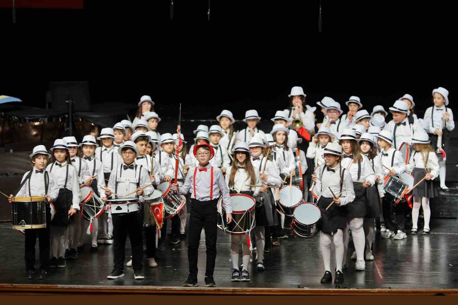 Bursa’da çocukların sesi senfoniyle yükseldi
?v=1