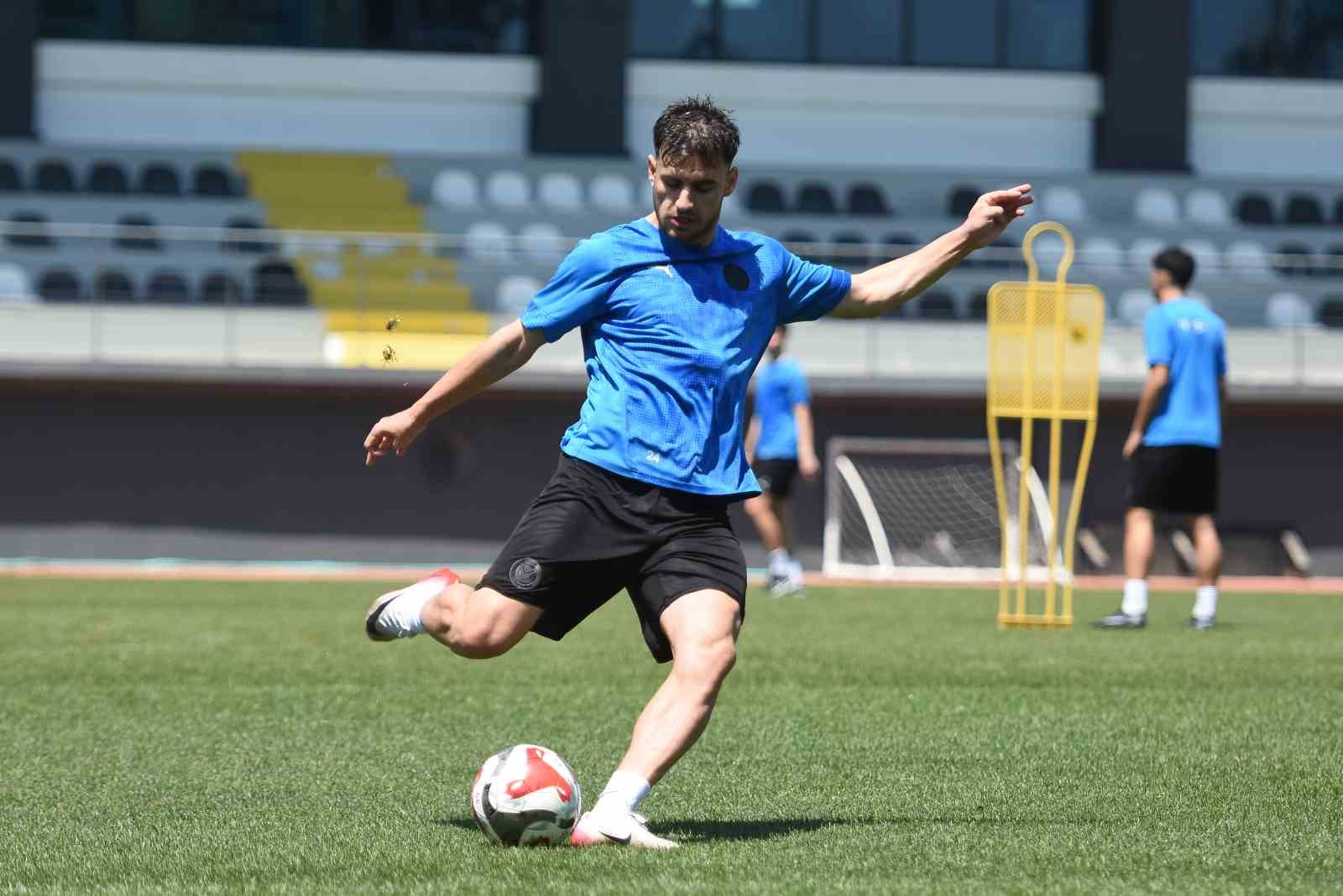 Manisa FK, Sakaryaspor maçı hazırlıklarına başladı
?v=1