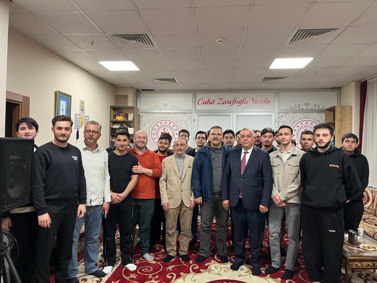 Başkan Bıyık üniversite gençliği ile bir araya geldi
?v=1