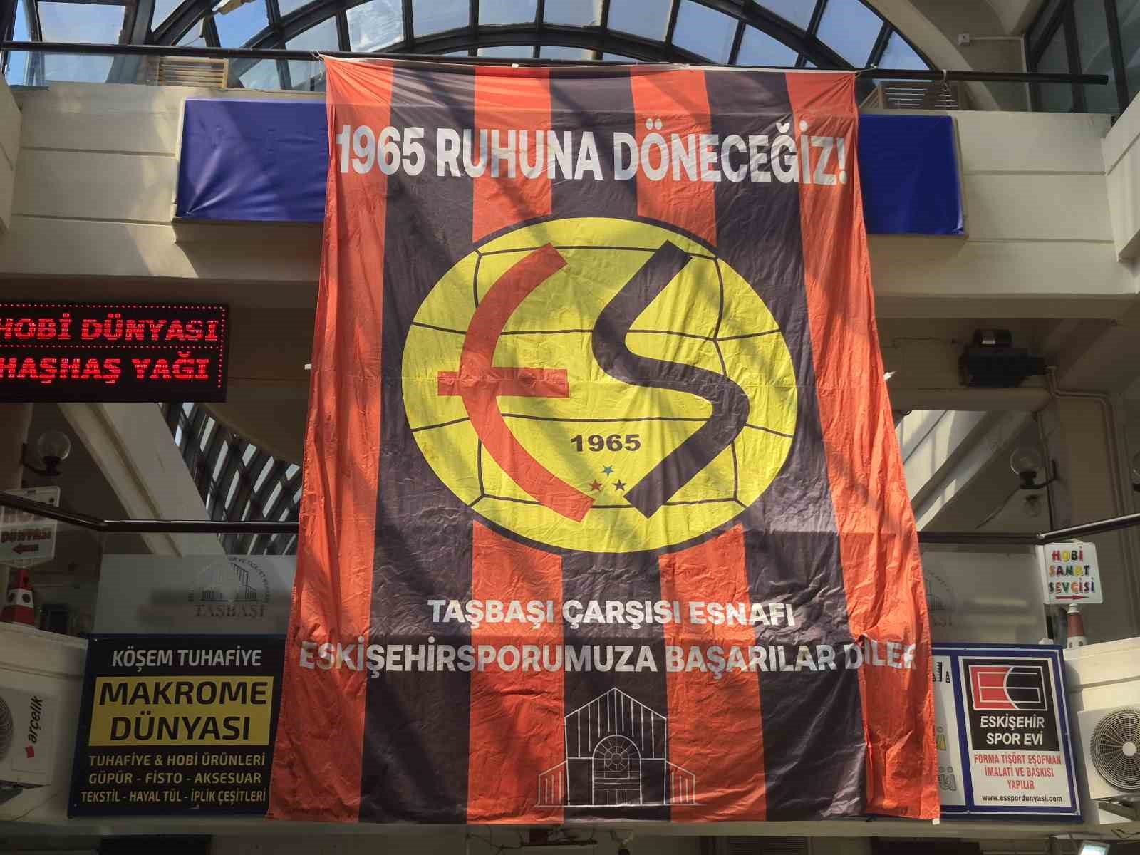 Taşbaşı esnafından Eskişehirspor’a bayraklarla destek
?v=1