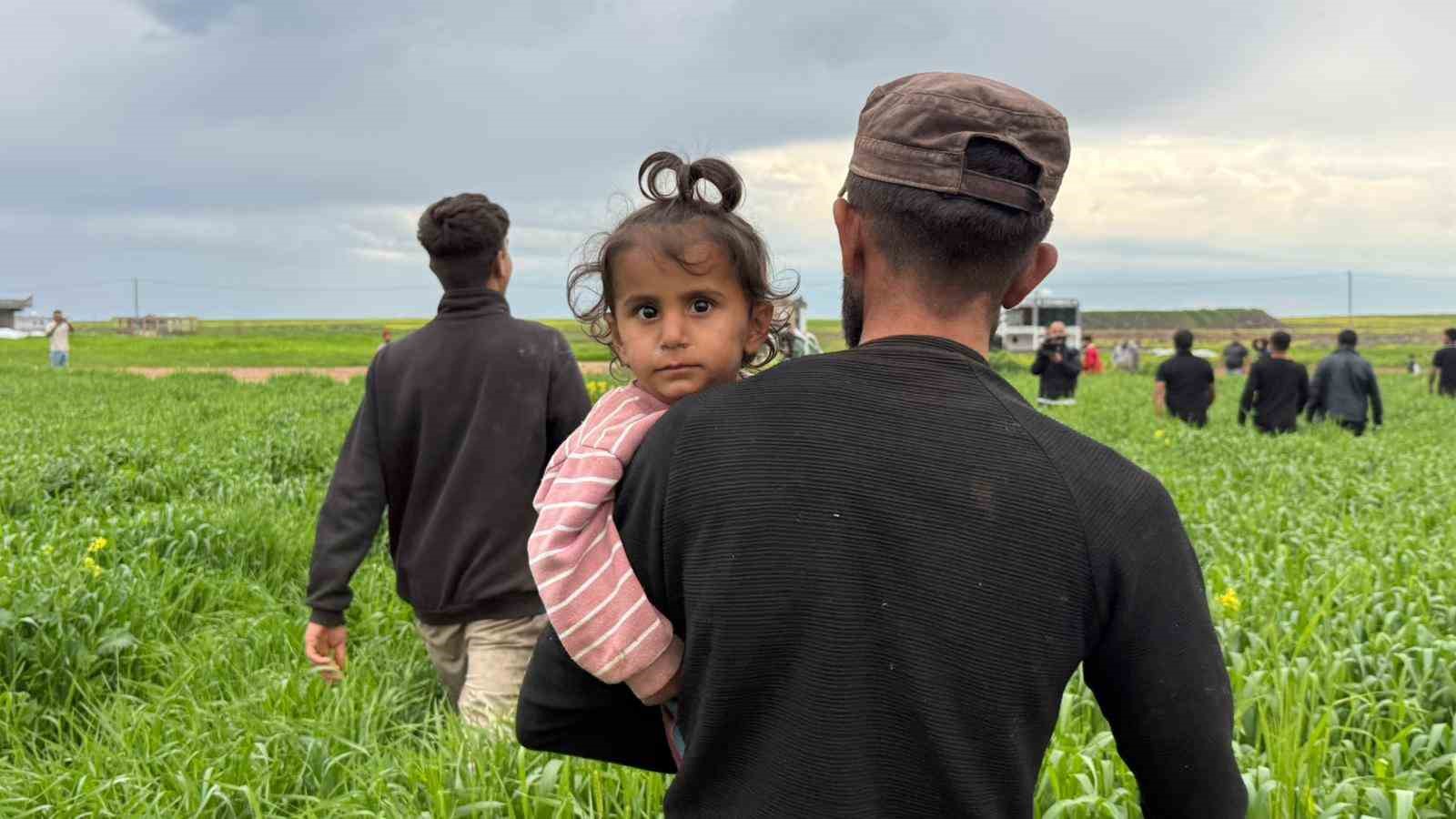 Kayıp kız çocuğu ile ilgili sevindirici haber: Evlerinin 3 kilometre uzağında uyurken bulundu
?v=1