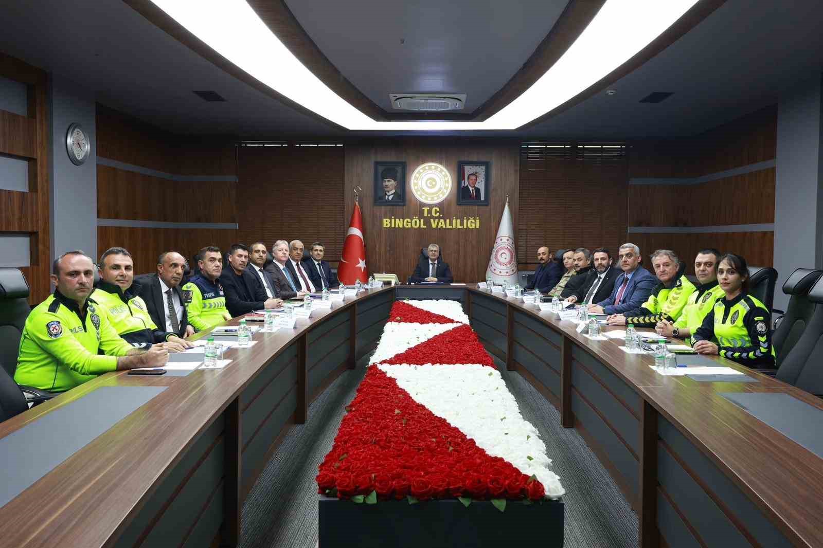 Bingöl’de İl Trafik Komisyonu, güvenli ulaşım için bir araya geldi
?v=1