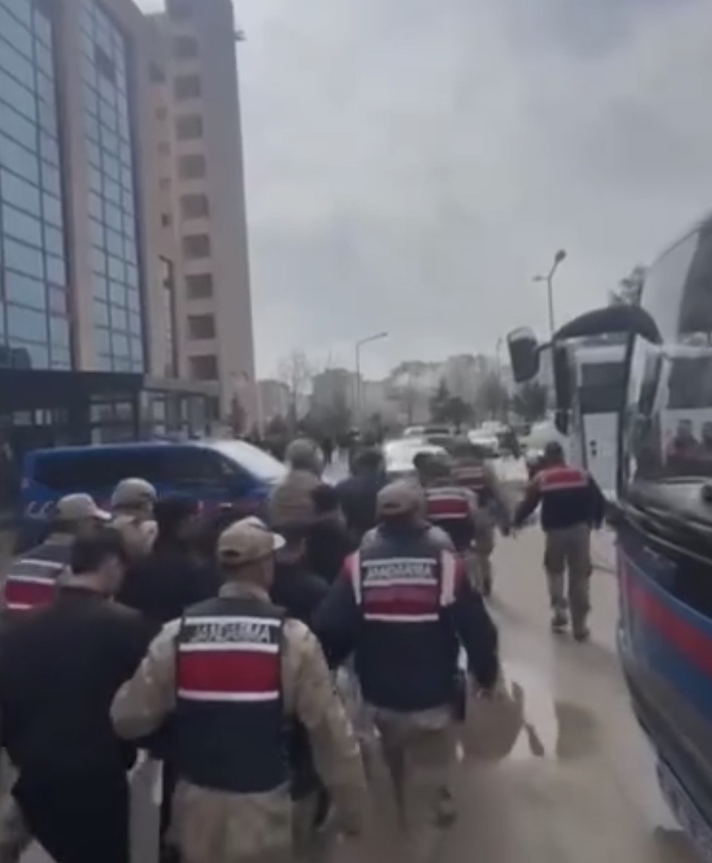 Siverek’te  sahte çürük raporu  operasyonu: 10 tutuklama
?v=1